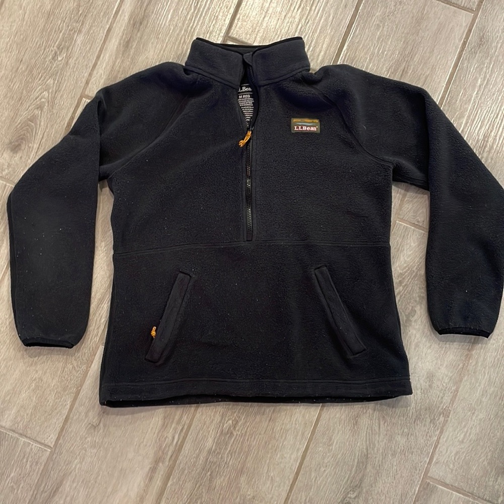 Men’s LL Bean quarter zip fleece in black
